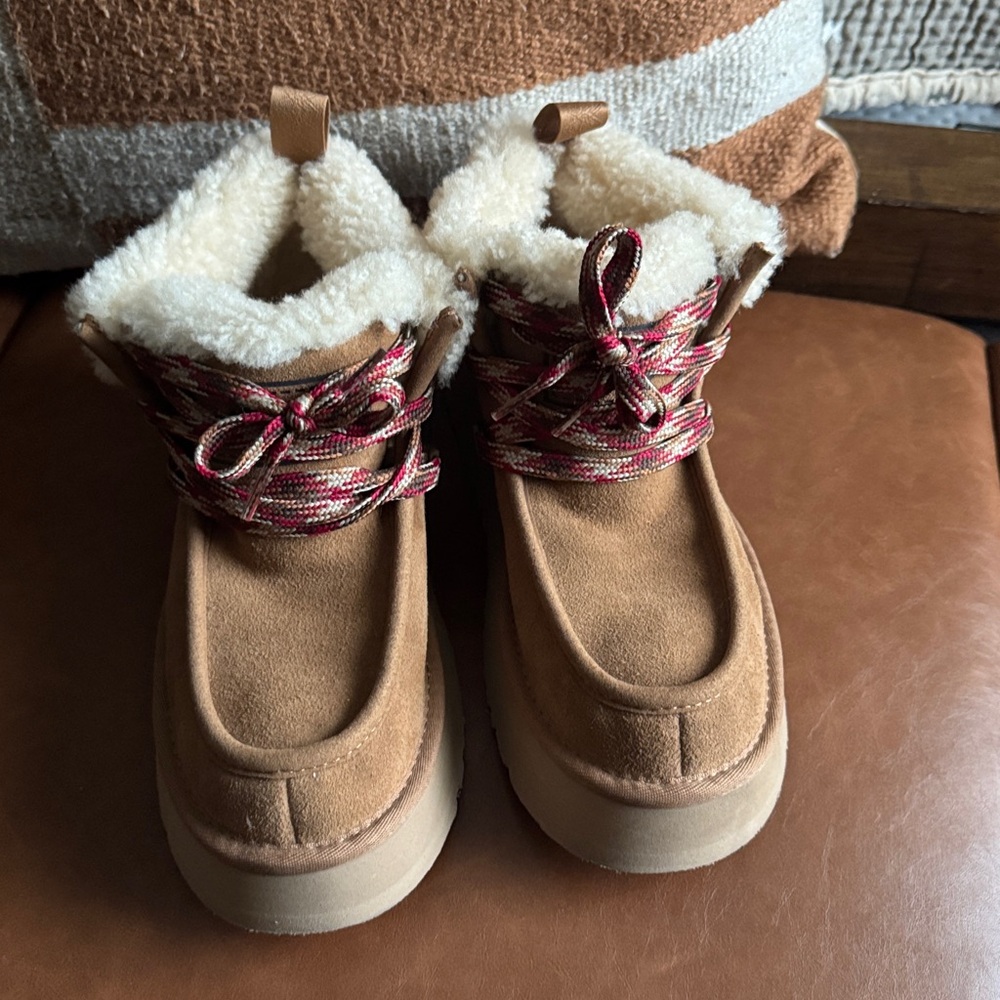 Women’s UGG Funkarra cabin
Cuff Boot - Chestnut - Picture 2 of 6